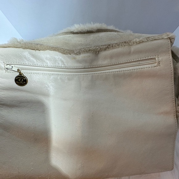Chanel Shearling Suede Fur Chanel Handbag Tote CC Logo Vintage - Picture 5 of 16